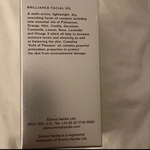Emma Hardie brilliance facial oil - Picture 4 of 7